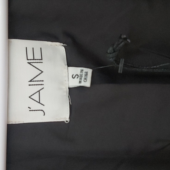 Plaid wrap around cape - Picture 4 of 6